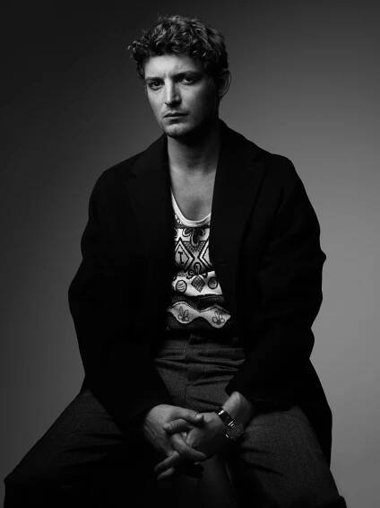 NIELS SCHNEIDER-Celebrity-4