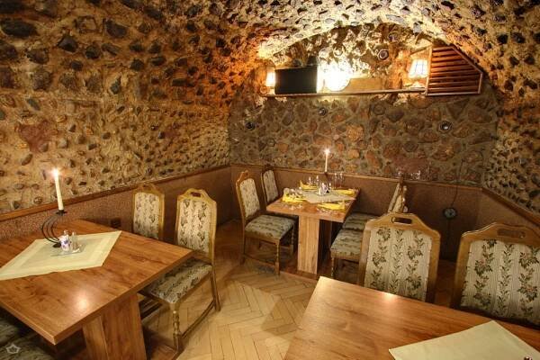 Radniční restaurace a pivotéka – Panoramatické fotografie interiéru a exteriéru