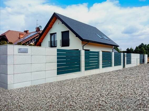 HLINÍKOVÝ PALISADOVÝ PLOT ALUgate AG200 - ALUgate výrobce hliníkových plotů