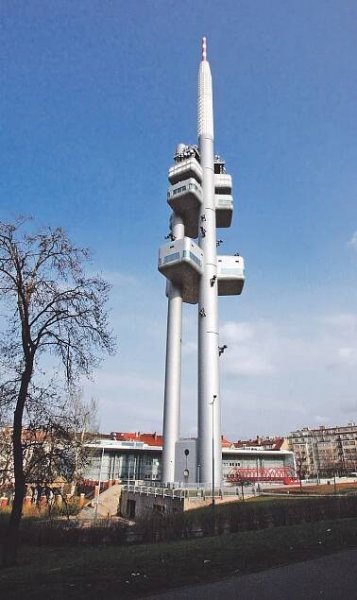„Nejošklivější stavba“ se dočkala další pocty. Knihu o Žižkovské věži napsal přímo její tvůrce