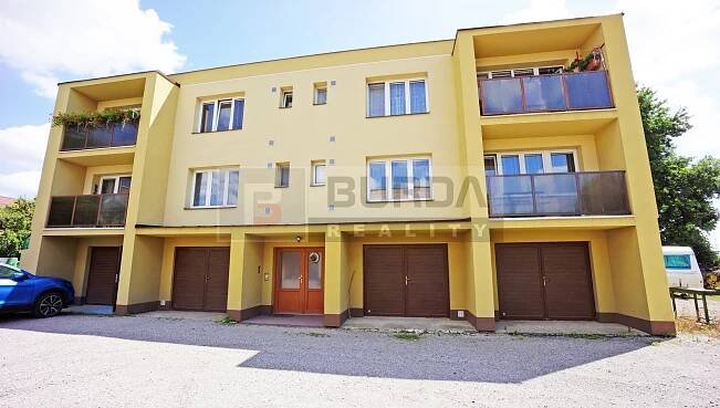 Prodej bytu 3+1 Chotětov 3 800 000 Kč, foto 1