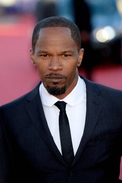Oscarový herec Jamie Foxx přes tři týdny v nemocnici: Jeho blízcí prosí o modlitby!