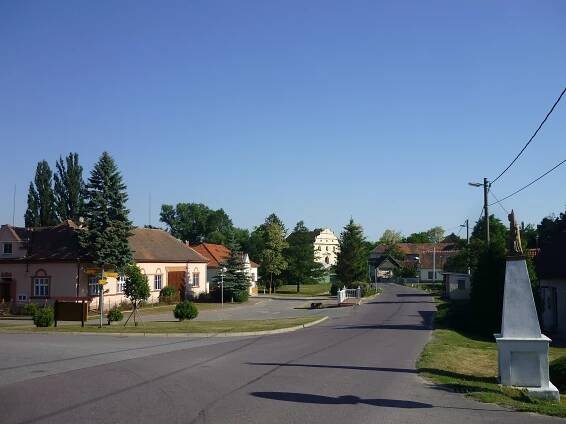 Soubor:Horni-dunajovice-naves.jpg – Wikipedie