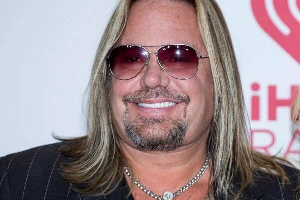 Motley Crue Singer Injury