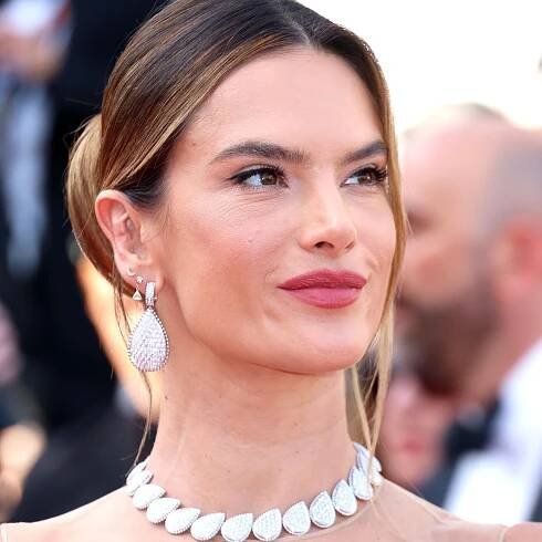 Topmodel Alessandra Ambrosio enthüllt ihre Wellness-Geheimnisse für ein ruhigeres Leben