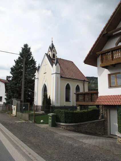 Soubor:Vrhaveč, kaple.jpg