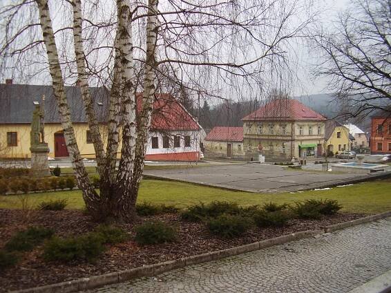 Svratka bude mít nové parkoviště. Uleví místním i turistům