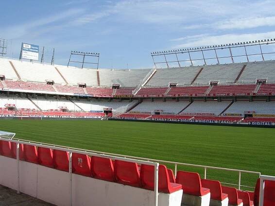 Soubor:EstadioRamonSanchezPizjuan-SevillaFC.JPG – Wikipedie