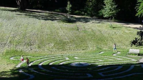 Jeden z dalších labyrintů v Loučni.