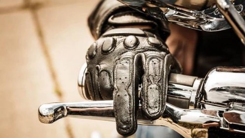 Best Motorcycle Throttle Locks: Avoid Hand Fatigue and Cramping