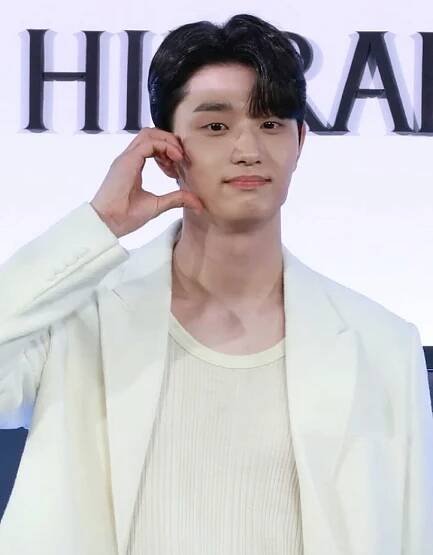 Kim Jae-won (actor, born 2001)