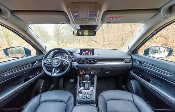 Mazda CX-5 je prý SUV nadšeného řidiče. Jenže platí to i pro diesel se čtyřkolkou a automatem?