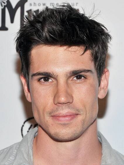 Tanner Novlan - Actor