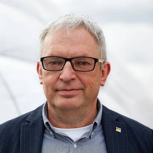 Blesk po poslaneckých výletech zmapoval i ty senátorské: Senát prolétal 6,1 milionu za 33 zemí světa!