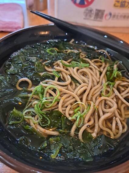 What makes Tokyo udon or Osaka soba taste so good?
