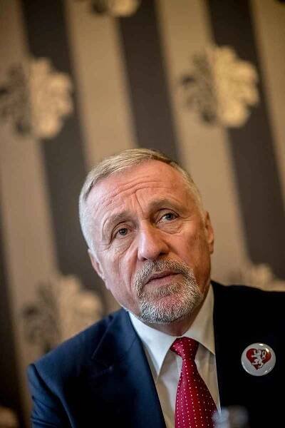 Mirek Topolánek: Nereprezentuji velké kluky z byznysu