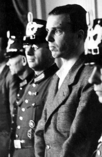 Schenk von Stauffenberg, Claus Philipp Maria Graf von. | WW2 Gravestone