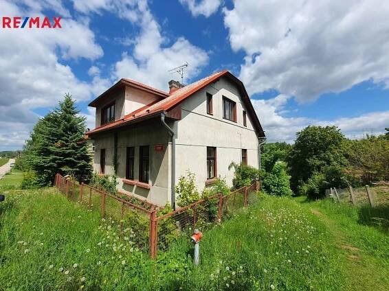 Prodej prvorepublikové vily 5+2 s garáží v Nové Pace | RE/MAX Permanentia