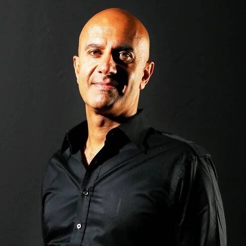 Robin Sharma (BSc’85, LLB’88, LLM’90), a notable Dalhousie alum