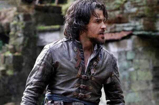 Santiago Cabrera