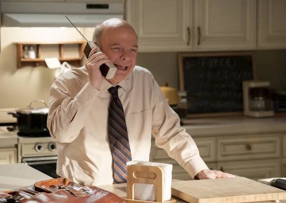 Malý Sheldon - Hřích chamtivosti a chimichanga u Chi-Chi - Z filmu - Wallace Shawn
