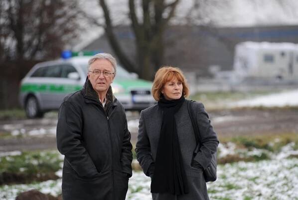 V podezření - Tausend Augen - Z filmu - Gerd Anthoff, Senta Berger