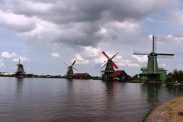 Zaanse Schans, Volendam & Marken - Explore With Vandy