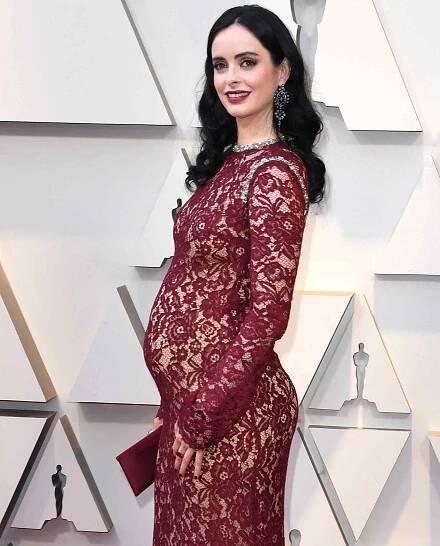 Krysten Ritter Is Going to Be a Mom! Actress Debuts Baby Bump on the 2019 Oscars Red Carpet