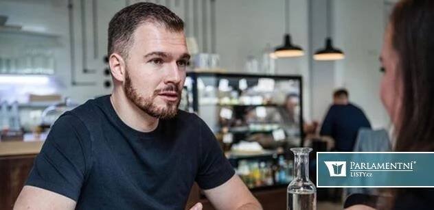 David Snášel: Hejtmani byli zoufalí, volali mi v neděli večer, abych jim dovezl nějaké roušky. Teď se do mě obouvá Bartoš, který tehdy mlčel a neměl řešení