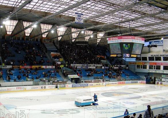Soubor:CEZ Arena Plzen.jpg – Wikipedie