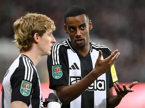 Anthony Gordon breaks silence on Alexander Isak to Liverpool transfer with honest view