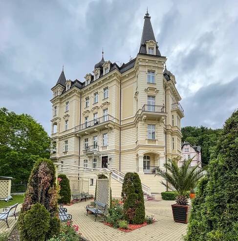 Soubor:Karlovy Vary vila Carlton (09).jpg – Wikipedie