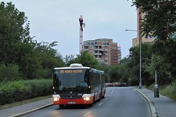 Soubor:Noční linka 911, Praha Hostivař, SOR NB 18.jpg – Wikipedie