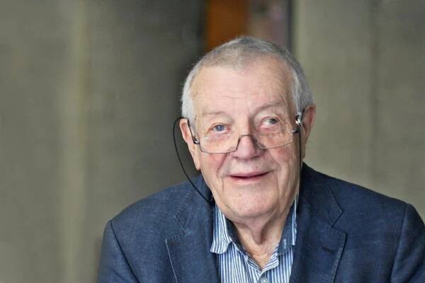 Karel Hvížďala: Jak rozeznat nová ohrožení demokracie | Plus
