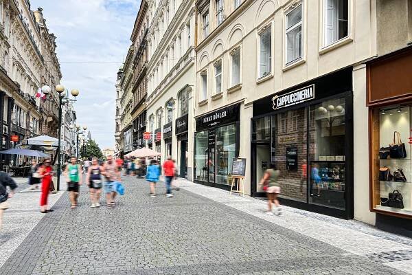 Cappuccineria - Cushman & Wakefield Retail Leasing
