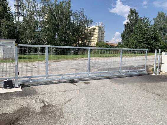 Vratové systémy a vjezdové brány - Konsorcium - KOVO
