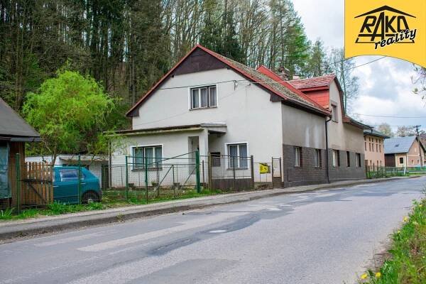 Prodej domu na trase Úpice – Trutnov | RAKO reality Trutnov