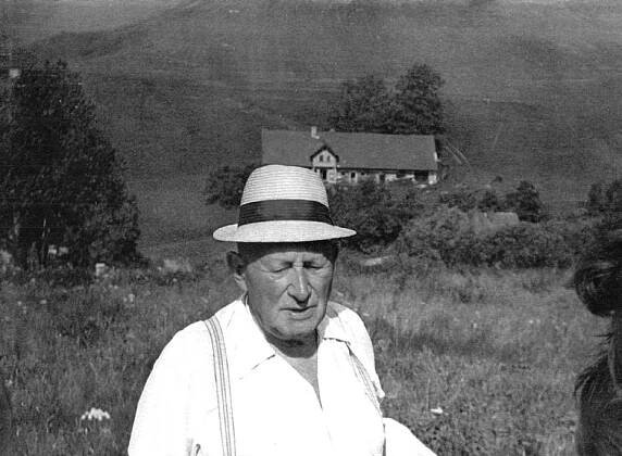 Na rekreaci v Albeřicích (Krkonoše) asi v r. 1987.