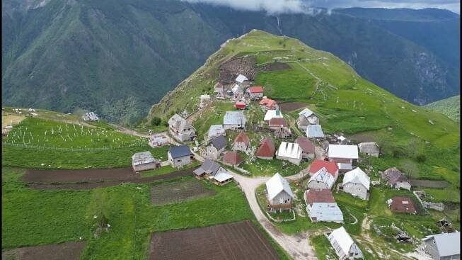 Mototrip Balkán: Bosna a Hercegovina – Tipy a triky pro cestovatele, #Díl 2 Lukomír, Bjelašnica