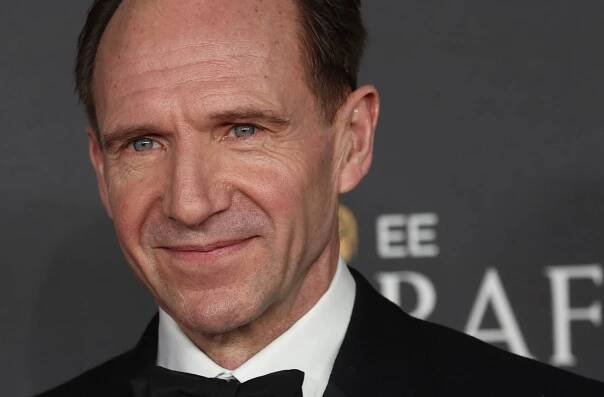 Fanoušci si nyní utahují z faktu, že takhle vysekaný Voldemort by ani kouzla nepotřeboval, protože by Harryho jednoduše "seřezal".