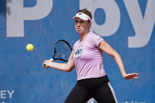 Nosková sekla se školou, protože (jednou) vyhraje grandslam. I pro trenéra