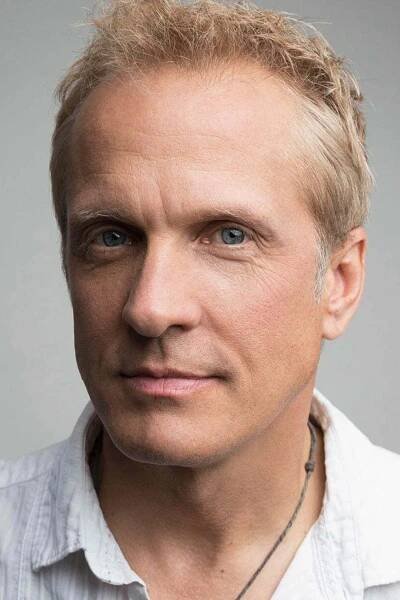 Patrick Fabian herec
