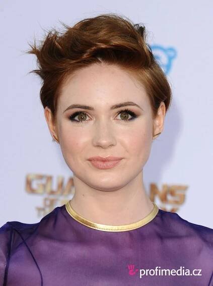 Karen Gillan - celebrity účes - HappyHair