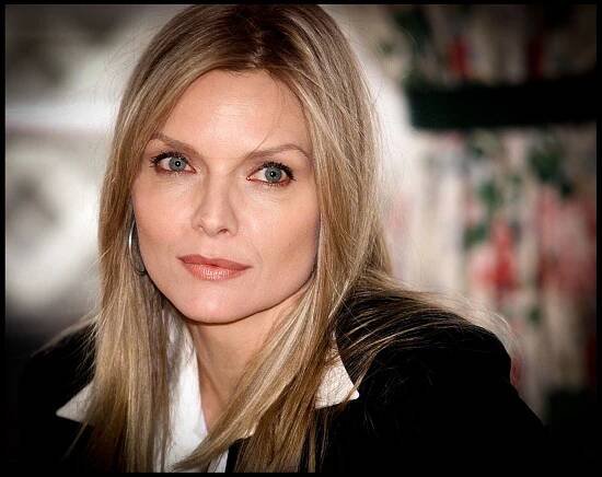 Krásná Michelle Pfeiffer slaví půlkulatiny - Expres FM