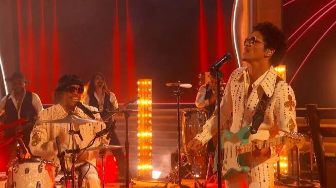 Bruno Mars & Anderson.Paak as Silk Sonic - 777 (64th GRAMMY Awards Performance)
