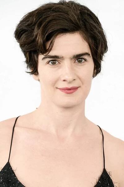 Gaby Hoffmann isMaizy Russell