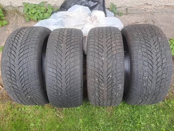 Nokian 225/40r18 zimni