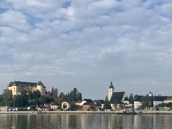Panoráma města Grein a Dunaj
