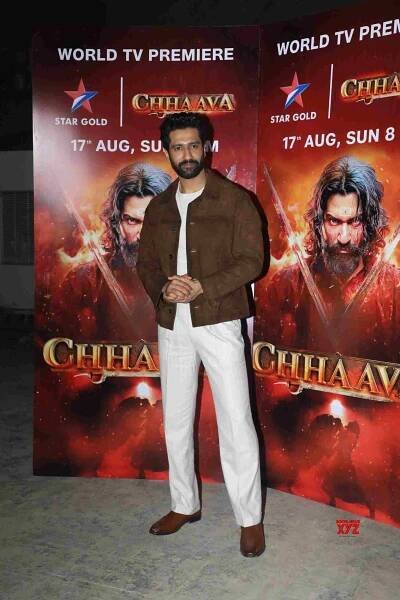Vicky Kaushal, Director Laxman Utekar, Divya Dutta, And Vineet Kumar Singh Spotted At Mehboob Studio - Gallery