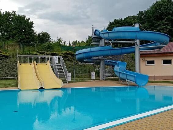 Konečně teplo, na koupaliště vyrážejí lidé po celém Vyškovsku